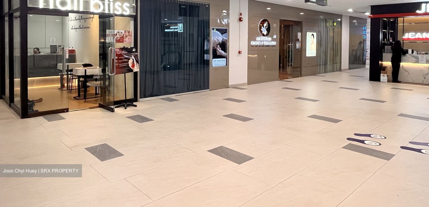 Parkway Parade (D15), Retail #631178011